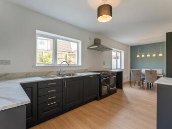 18 Slievemore Avenue, Newtownards, BT23 8JT photo 3