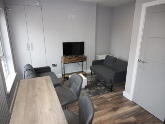 Apartment 2 153 Albertbridge Road, Belfast, BT5 4NZ photo 4