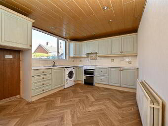 14 Killynether Gardens, Belfast, BT8 7FH photo 2