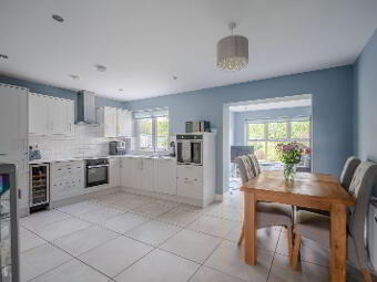 83 Lynn Hall Park, Bangor, BT19 1HZ photo 3