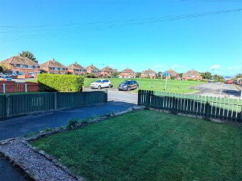 54 Churchill Park, Bangor, BT20 5RL photo 2
