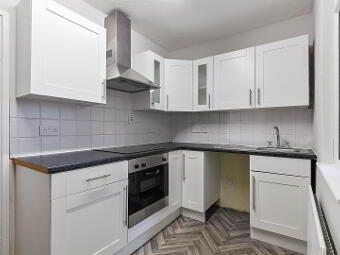 26 Lower Waterloo Road, Larne, BT40 1NP photo 3