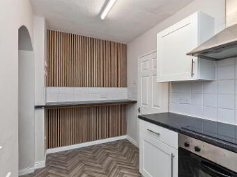 26 Lower Waterloo Road, Larne, BT40 1NP photo 4