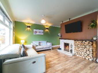 18 Glenariff Drive, Dunmurry, Belfast, BT17 9AZ photo 2