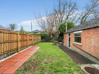 18 Glenariff Drive, Dunmurry, Belfast, BT17 9AZ photo 4