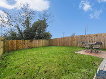 37 Sir Richard Wallace Gardens, Lisburn, BT28 3FL photo 2