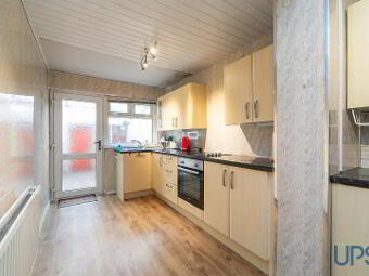 38 St. James's Crescent, Belfast, BT12 6DW photo 4