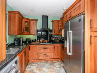 12 Chesham Crescent, Ravenhill/ Cregagh, Belfast, BT6 8GW photo 3