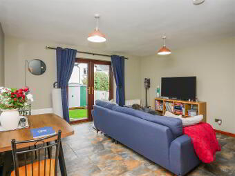 12 Chesham Crescent, Ravenhill/ Cregagh, Belfast, BT6 8GW photo 2