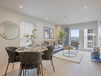 Lady Pirrie House, 2 Bedroom Apartment, 5 Shipwright Way, Titanic Quar...Belfast, BT3 9FU photo 4