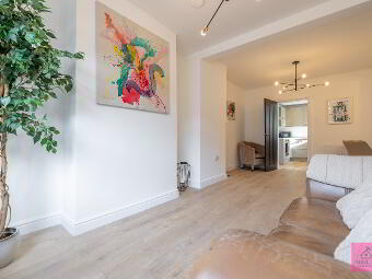 27 Sandbrook Park, Belfast, BT4 1NL photo 4