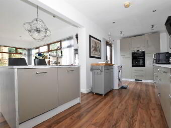 7 Abbeydale Drive, Newtownards, BT23 8RU photo 3