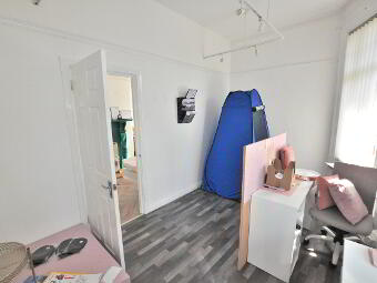 126 Bloomfield Avenue, Belfast, BT5 5AE photo 3
