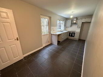 14 Lower Waterloo Road, Larne, BT40 1NP photo 3