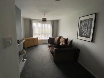 18E Kilmory Gardens photo 3