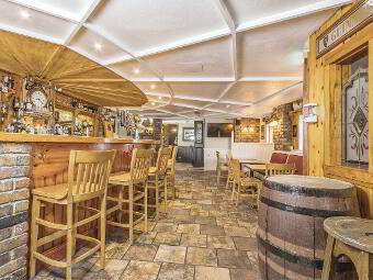 Minny Doyles Bar/Restaurant, 13-15 Main Street, Hilltown, Newry, BT34 5UH photo 2
