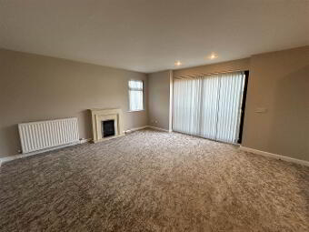 Flat 2 The Parks, Belfast Road, Holywood, BT18 9EH photo 2