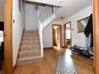 2 Henley Hall, Hillsborough, BT26 6RZ photo 4