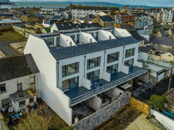 27 Causeway Street, Portrush, BT56 8AB photo 3
