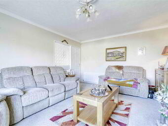 11 Richmond Park, Lisburn, BT28 2DH photo 3