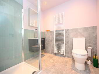 Apt 1, 52 North Parade, Belfast, BT7 2GG photo 4