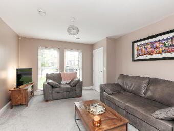 6 Baronsgrange Rise, Carryduff, Belfast, BT8 8GE photo 3