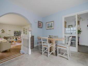 Apt 4, Wood Lodge, Croft Road, Holywood, BT18 0QB photo 4