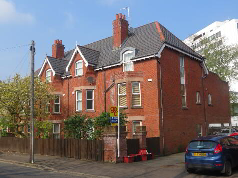 Photo 1 of 14 Chlorine Gardens, Belfast