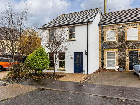 Photo 1 of 30 Lady Wallace Gardens, Lisburn