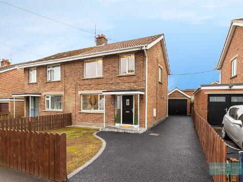 39 Beechdene Gardens-1.jpg