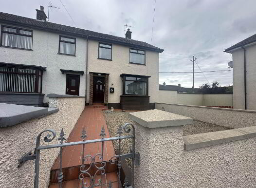 16 Ardclinis Gardens, Larne, BT40 2JF photo