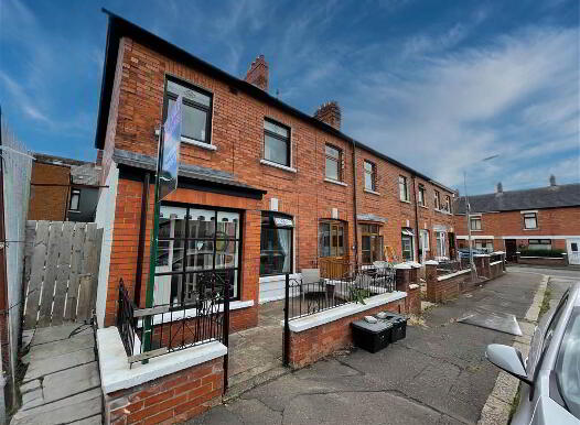 34 Fallswater Drive, Belfast, BT12 6AX photo