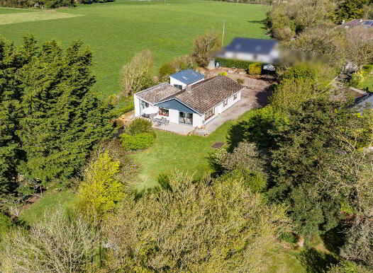 Hill Crest, Ballea Hill, Carrigaline, P43HY05 photo