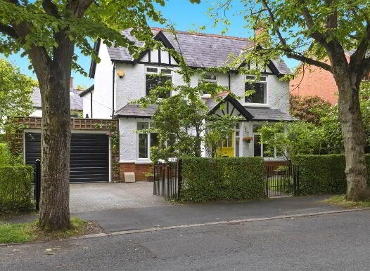 "Hillcrest", 19 Ormiston Park, Ballyhackamore, Belfast, BT4 3JT photo