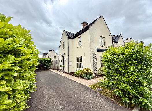 30 Oak Country Manor, Waterside, L'Derry, BT47 6HG photo