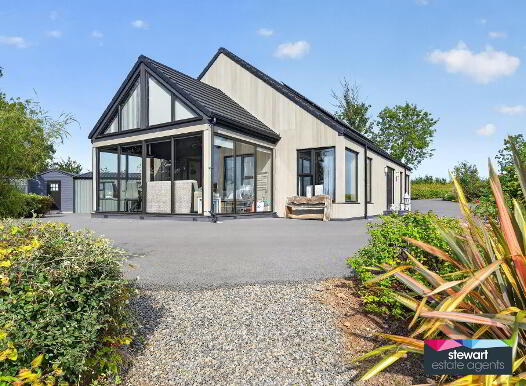 25 Crumlin Road, Lisburn, Ballinderry Upper, BT28 2JU photo