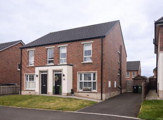 112 Carnreagh Park, Craigavon, BT64 3AP photo