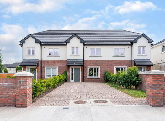 92 Oak Glade, Blessington Road, Naas, W91WP4V photo