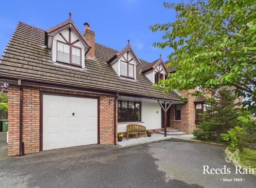 8 Highfields Avenue, Lisburn, BT28 3GE photo