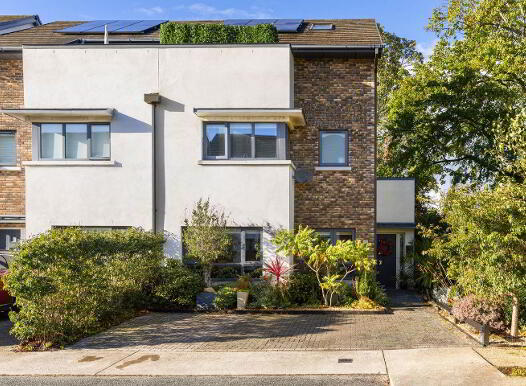 40 Woodbank, Shankill, Shankill, D18H026 photo