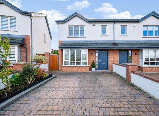 11 Castleland Park Walk, Balbriggan, K32DA27 photo