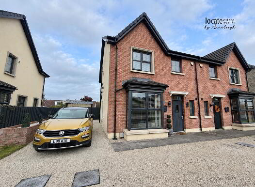 17 Cornmill Park, Campsie, Waterside, Derry, BT47 3FP photo