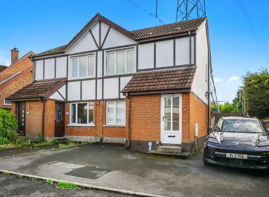 8b Rossdale Gardens, Cairnshill Road, Four Winds, Belfast, BT8 6XG photo
