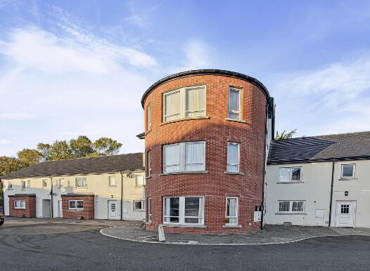 82 Phoenix Fields, Ballymena, BT42 2BF photo