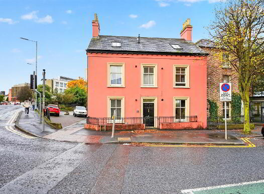 Apartment 5 Malone Cottages 207 Sandy Row, Belfast, BT12 5ED photo