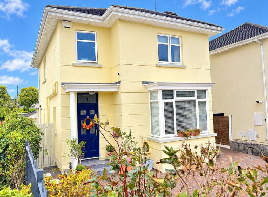 38 The Crescent, Oranhill, Oranmore, H91C2X0 photo