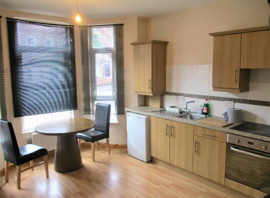 Great Apartment, 41a Agincourt Avenue, Queens University Quarter, Belfast, BT7 1QA photo