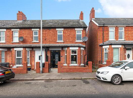 31 Dundela Crescent, Belfast, BT4 3BN photo