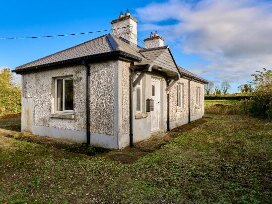 Photo 1 of Boardsmill, Trim