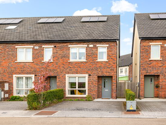 Photo 1 of 8 Shackleton Links, Lucan